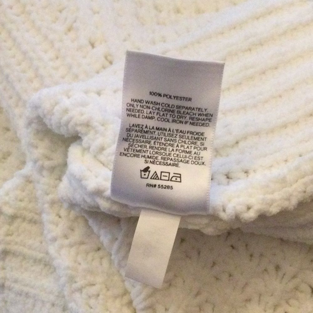Express Cream Sweater - Picture 5 of 5